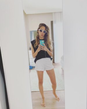 Öykü Karayel Instagram - Hey✋🏼on altı yaş snap pozum bu!☀️