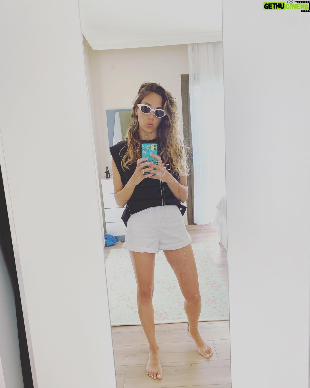 Öykü Karayel - 219.5K Likes - Hey✋🏼on altı yaş snap pozum bu!☀️