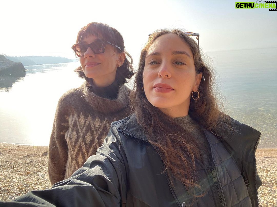 Öykü Karayel Instagram - Bugün benim balımın doğum günü 🍯 Şuna bakar mısınız🥰🥰 @midilayla lav yuu 💛