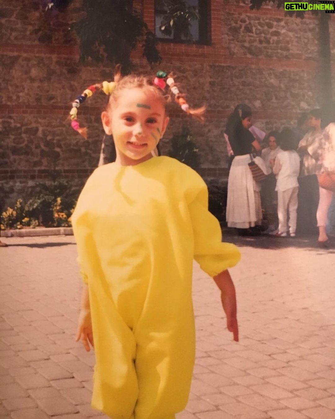 Öykü Karayel - 222.7K Likes - Ya bu sen misin ben mi @ezgikarayel 🤔neyse koydum artık... #23nisan #canavarkostümü