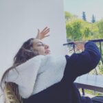 Öykü Karayel Instagram – Hayata sarılmaya çalışıyorumdur.