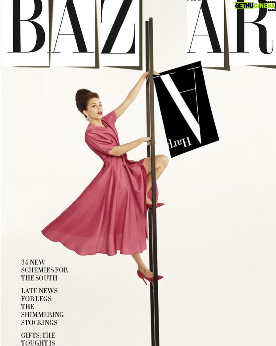 Öykü Karayel Instagram - Harper’s Bazaar İkonik Kapaklar serisi. 25. Yılın Kutlu olsun Bazaar.. Çok tatlış bir çekimdi. Teşekkürleeer 🤗 Styling ve prodüksiyon: @tugcekilincli Fotoğraf : @merzincan makyaj: @alirizaozdemirn Saç: @feritbelli @harpersbazaarturkiye