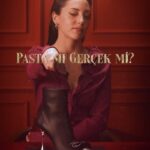 Öykü Karayel Instagram – İştah açıcı sofranın ardından önüme gelen bu ayakkabı pasta mı, gerçek mi? Cevabı videoda…

Genel Yayın Yönetmeni/Editor in Chief: @iremsent & @selimcancelik 
Dijital İçerikler Direktörü/Digital Content Director: @gokinunal 
Video: @zinanguven
Video Asistanı/Video Assistant: @dogukan.cenik
Focus Puller: @burakreus_
Video Prodüksiyon/Video Producer: @belceturker
Styling: @aydansivaci 
Styling Asistanları/Styling Assistants: @ellifkarc @selinn.sayarr
Prop Stylist: @dilaragulsenates
Prop Stylist Asistanı/Prop Stylist Assistant: @keremtugman
Saç/Hair: @arkhehairdesign @remziates @harunates001 
Saç Asistanı/Hair Assistant: @enesucarr1 
Makyaj/Makeup: @ahu.aydemir @klanmanagement
Makyaj Asistanı/Makeup Assistant: @ozlem.sarp 
Food Stylists: @hilaldadasfoodstyling @ilyadaglbhr 
Prodüksiyon/Production: @mugesarioglu