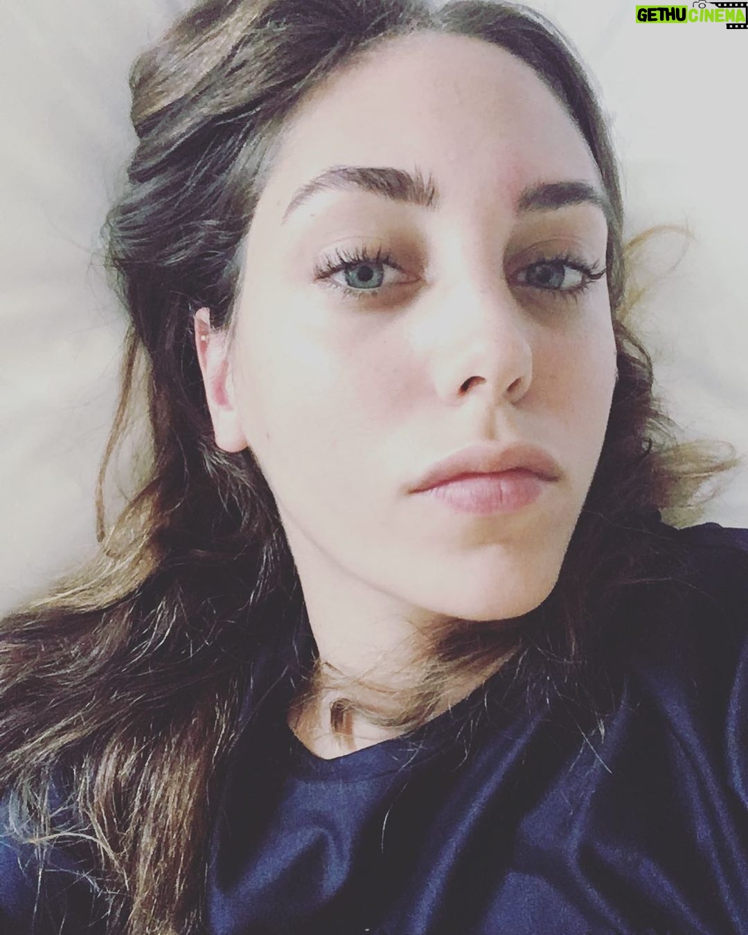 Öykü Karayel - 198.4K Likes - Bakiim.. Bazen de hiç benzemiyorum kızlar🤔
