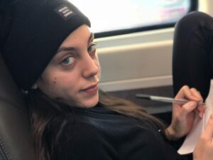 Öykü Karayel Instagram - Kim beni Billie Eilish’e benzetiyormuş..
