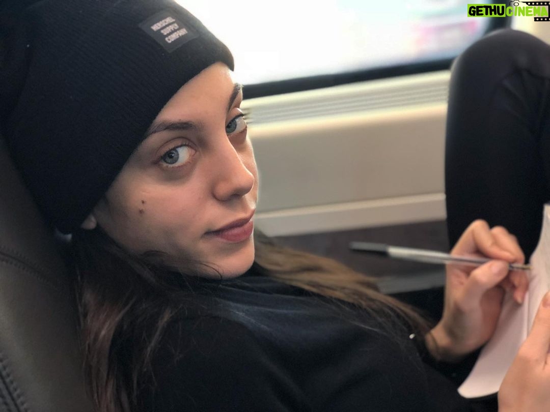Öykü Karayel - 218.1K Likes - Kim beni Billie Eilish’e benzetiyormuş..