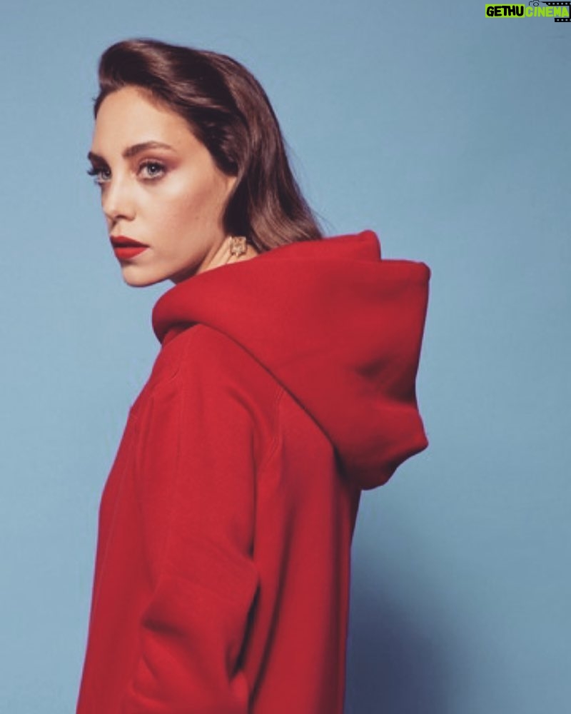 Öykü Karayel - 223K Likes - 💅🏻@ezgikarayel