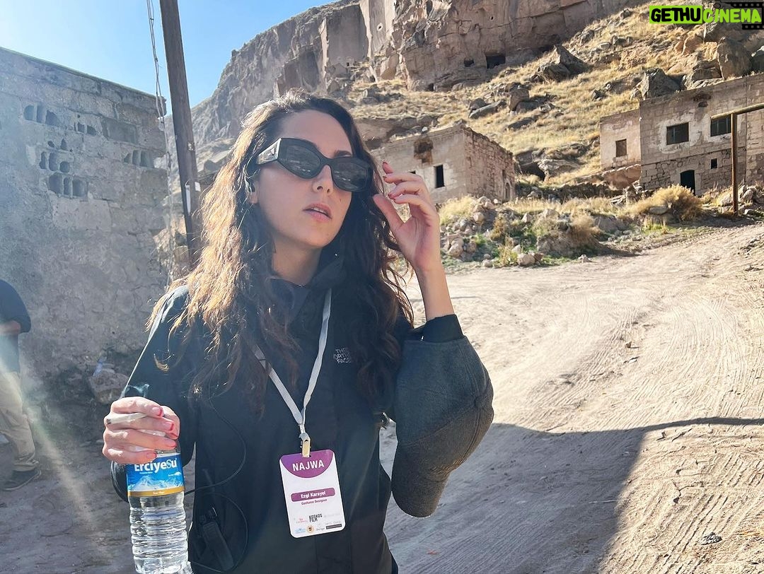 Öykü Karayel Instagram - How it started this summer, how it ended🤪 #najwa @najwathemovie “23 11 07