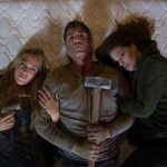 Özcan Deniz Instagram - #otekitaraffilm inden yeni fotolar.filmi merak edenler kimler? #gerilim #sinema #movie @aslienver @meryemuzerlimeryem (merak etmeyin aşkın kralını izleyeceksiniz bu filmde..ama gerilim soslu)