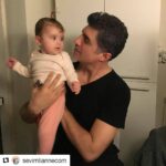 Özcan Deniz Instagram - Dayisinin bitanesi..sohret mohret hersey yalan..iste gercek..aile,dostlar,sevdikleriniz,turkuleriniz,sarkillariniz..gercek olan kendinizsiniz ve size ait olanlar..size yuklenen ici bos etiketler degil..