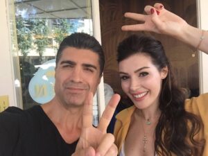 Özcan Deniz Instagram - Bakin setimizi kim ziyaret etti..canim arkadasim #haticesendil @haticesendil #ikincisans @ikincisansfilm