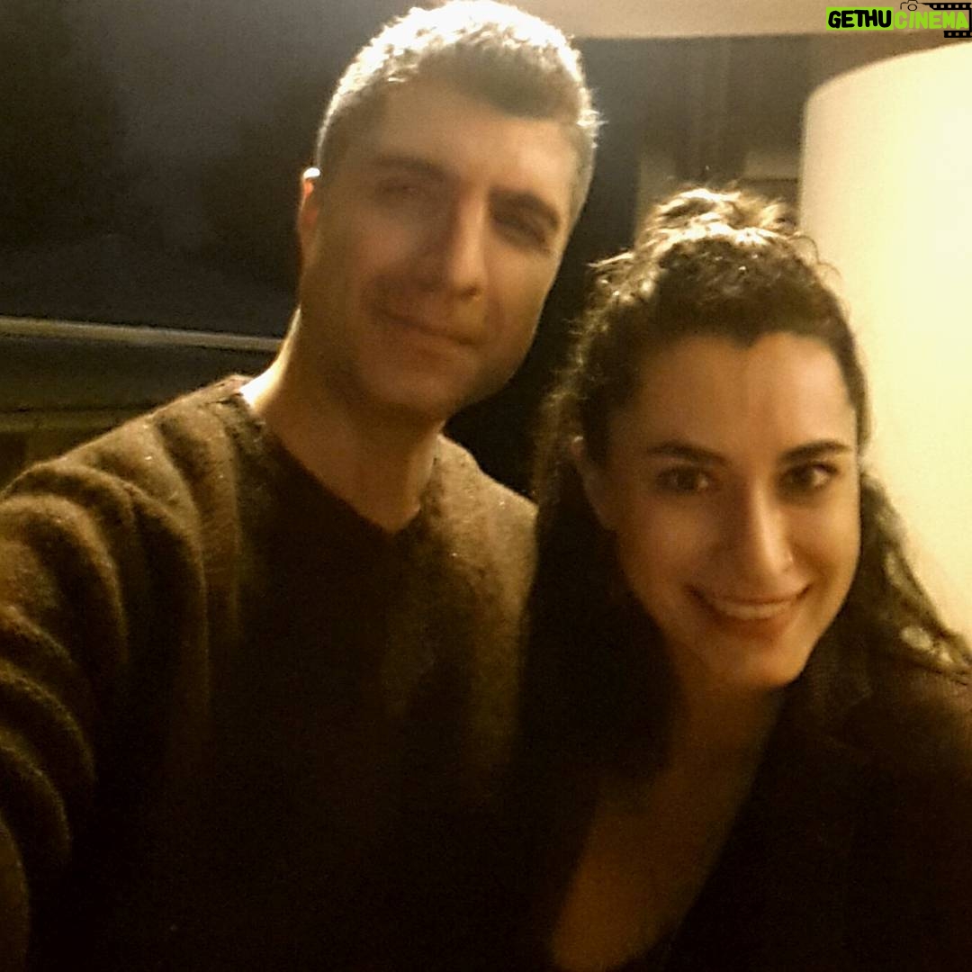 Özcan Deniz Instagram - Dun gece studyoda fragmanin son rotuslari da yapildi...@handedogandemir #herseyasktanfilm #Sinema #avsarfilm #dnzfilm