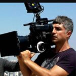 Özcan Deniz Instagram - SINEMA VE BEN...3 Bu sureç yaşamaya değer..kulak asmadan çok calışarak ama hayatı da ıskalamadan yasanacak yıllar var önümde..43 yaş!!..bir sanatçı için çocuk denilecek yaş..Henüz öğreniyorum.Daha yapacak çok daha büyük projeler cebimde hayata geçmeyi bekllemekte..Los angelas ta efsane film AMERICAN HISTORY X in yonetmeni TONY KAYE ile tanışmıstım..SU VE ATES filmini izlediğinde bana "durma ve surekli film yap" demisti..bu motivasyonu buradan ancak seyirciden alabiliyoruz.Ve siz sinema severlere sonsuz şükranlarımı sunuyorum.Artık sinema hayatımda cok daha buyuk bir yer alacak..Yapımcılığını yaptığım,spervizörlüğünü yaptığım,yazdığım,yönettiğim,oynadığım filmlerle daha da yoğun bir sureç var önümüzde..SINEMA HAYATTIR VE YAŞANIR.DÖRT DUVAR ARASINDA EĞİTİMİ OLMAZ.SADECE GEREKLİ OLAN BUNU ALGILAYABİLME ZEKASI VE YAPABİLME CESARETİDİR.