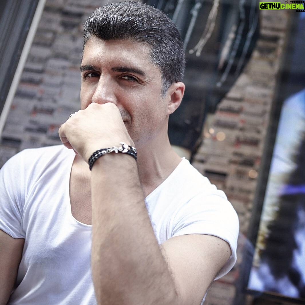 Özcan Deniz Instagram - @yulia_yns ph:@drunkensookei