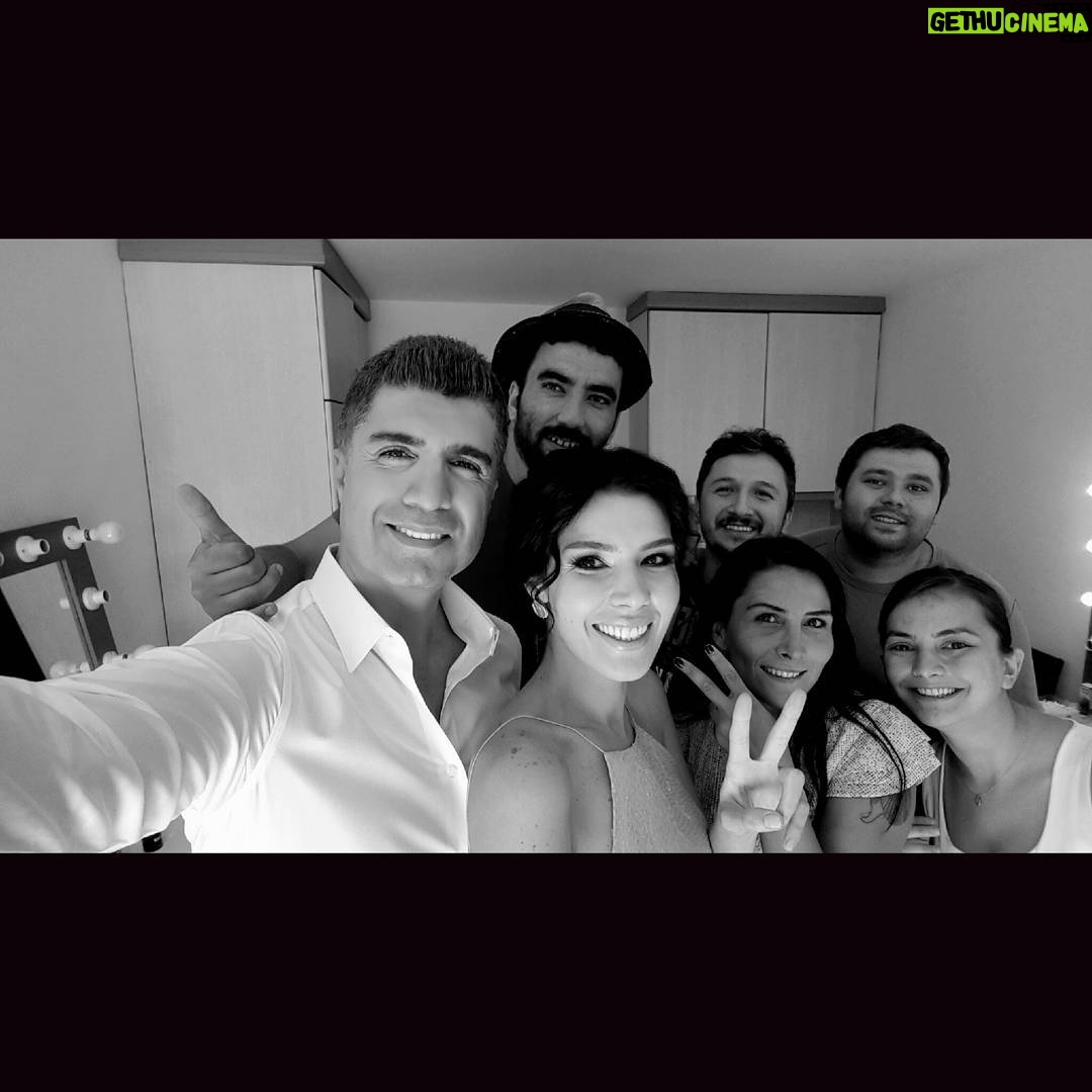 Özcan Deniz Instagram - Yeni sezon kaldigimiz yerden devam...noolmustu?!..@haticesendil@tufittin @tahsinyener @perihansarak@1ayhankaya#kaderiminyazildigigun #startv