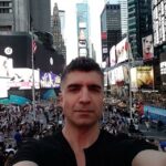 Özcan Deniz Instagram - New york tan bi haller.!@erhannewyork#newyork#timessquare