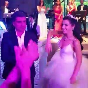 Özcan Deniz Instagram - Hadi hadi yandan:)#haticesendil #buraksagyasar