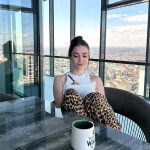 Özge Gürel Instagram - Dear diaryy.. 📝🤓