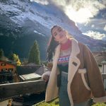 Özge Gürel Instagram - Heidi ve dağlar kızı Reyhan arasında gidip geliyorum 😏 Grindelwald, Switzerland