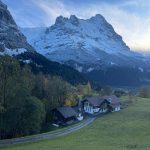 Özge Gürel Instagram - Heidi ve dağlar kızı Reyhan arasında gidip geliyorum 😏 Grindelwald, Switzerland