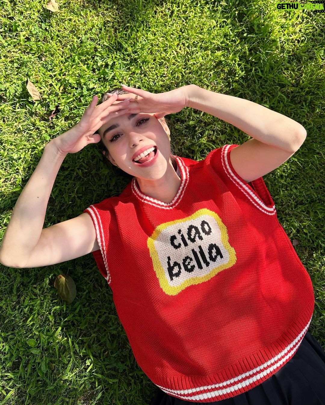 Özge Gürel Instagram - Yeni deneyimlere kapım hep açık 😂🥦