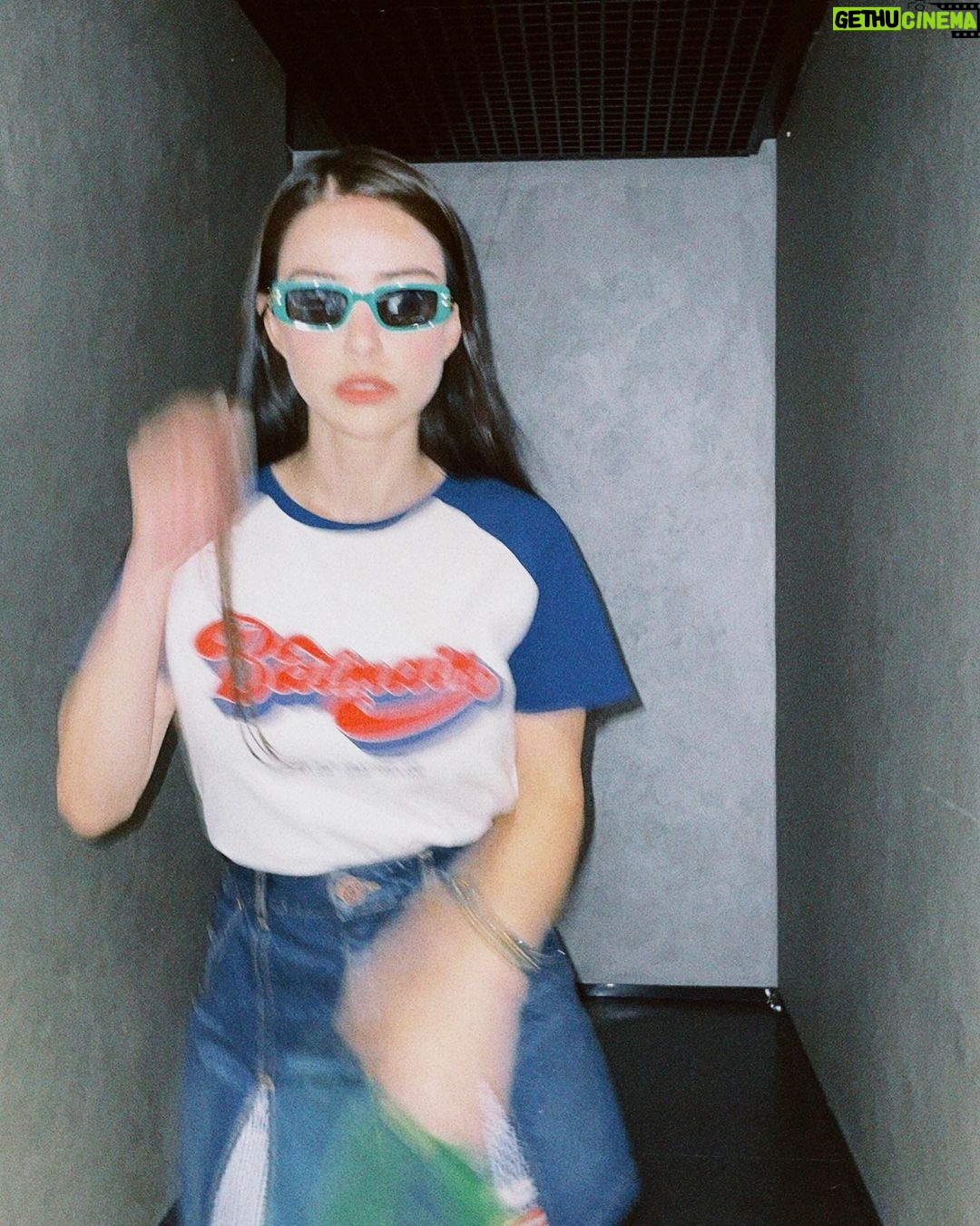 Özge Gürel Instagram - Hava da tam koridorda gezmelik 😂🌪️