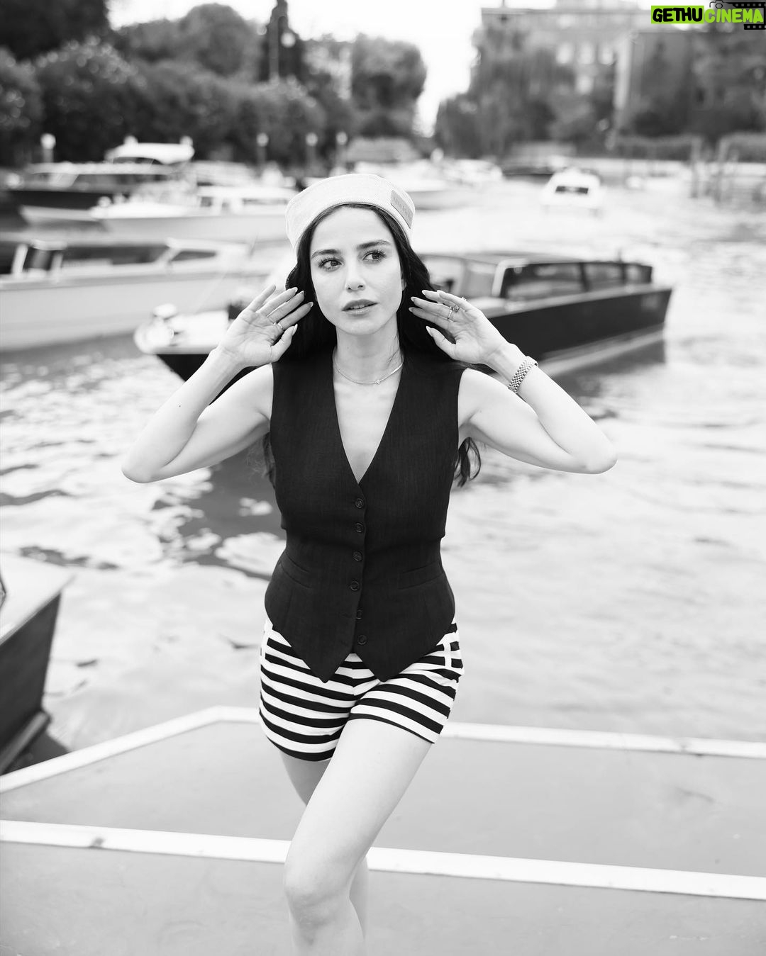 Özge Gürel Instagram - Ciao 🙋🏻♀️ Venice, Italy