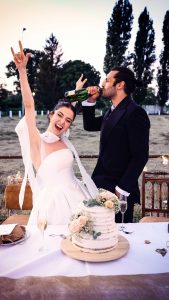 Özge Gürel Instagram - İyi ki doğdun sevgilim 🥂🤍 hep ol, her yerde ol pleaseee 🥳🎂