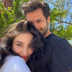Özge Gürel Instagram - Sarılarak 💗 Hem hala sarılabildiklerimize hem eksilenlerimize… İyi bayramlar 🌸
