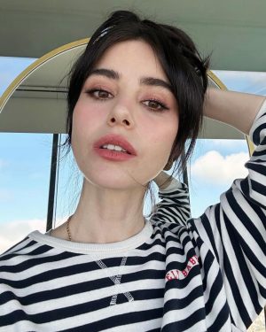 Özge Gürel Instagram - Daydreaming 🌥🦦