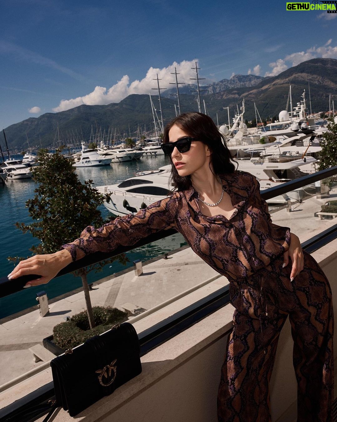 Özge Gürel Instagram - from Montenegro with love 😍 📷 @gabrieledimartino Regent Porto Montenegro