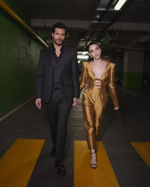 Özge Gürel Instagram - Tonight 🧡