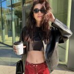 Özge Gürel Instagram – Düşük bel modası bir günlüğüne geri gelmiş olabilir 😂❤️