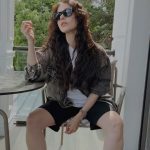 Özge Gürel Instagram - Çünkü seçemedim 💆🏻‍♀️ siz devam edin 😂