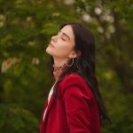 Özge Gürel Instagram - Sana da hello kendini eylül zanneden mayıs 🙋🏻‍♀️🌦