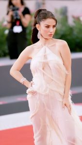 Özge Gürel Instagram - @pinkoofficial @apmmonaco #Venezia80 ✨