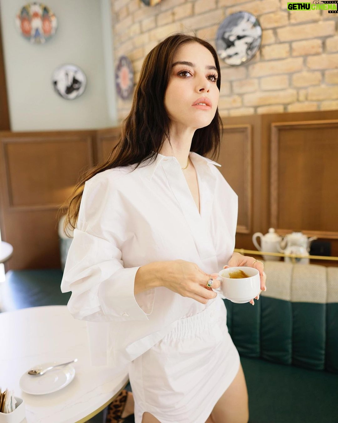 Özge Gürel Instagram - ❣️🫠 📷 @nicolasgerardin