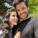 Özge Gürel Instagram - Sarılarak 💗 Hem hala sarılabildiklerimize hem eksilenlerimize… İyi bayramlar 🌸