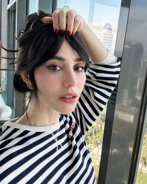 Özge Gürel Instagram - Daydreaming 🌥🦦