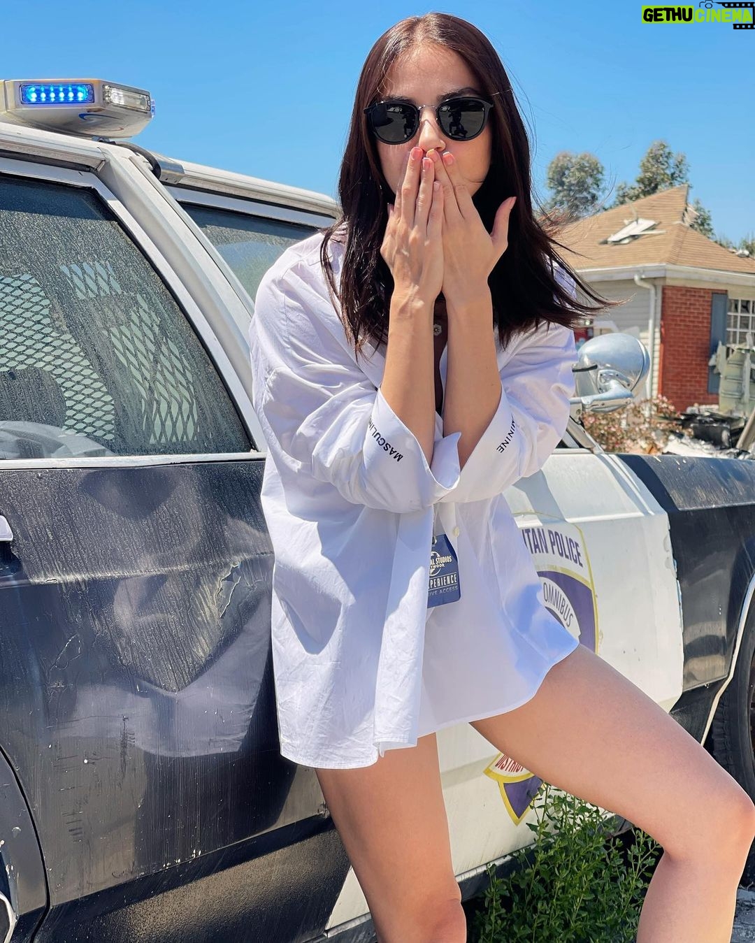 Özge Gürel Instagram - Güneşli tatil fotoğraflarına bakıyorumdur🦦😒