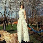 Özge Gürel Instagram - #ÖzgeGürel ile doğada baş başayız🍃🌱🌿 @ozgecangurelofficial #özgegürelofficial Genel Yayın Yönetmeni: @gozdeyorukogluersu Röportaj: @ceylanyeniacun Fotoğraflar: @zeynelabidin Styling: @bengisugurell Saç: @akinunalofficiall Makyaj: @erkanuluc Video: @oznurozturrk Styling asistanı: @azraullku Fotoğraf asistanı: Hüseyin Rahmi Ağgül Mekan için @balkayaciftligi ’ne teşekkür ederiz. Balkaya Çiftliği