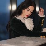 Özge Gürel Instagram – Gel Marie Antoinette, anlat dinliyorum 😂🙋🏻♀️