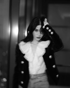 Özge Gürel Instagram - Gel Marie Antoinette, anlat dinliyorum 😂🙋🏻‍♀️