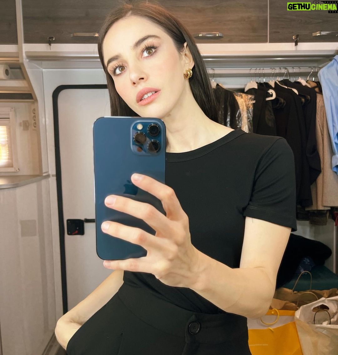 Özge Gürel Instagram - Canan 🌹 (son fotografla ilgili şakalarımı komikliklerimi kendime saklıyorum 😂🤦🏻♀️)