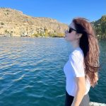 Özge Gürel Instagram – Bir günde 6 aylık D vitaminimi aldım, mutluyum 👻  #Halfeti 😍☀️ Halfeti, Şanlıurfa, Turkey