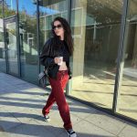 Özge Gürel Instagram – Düşük bel modası bir günlüğüne geri gelmiş olabilir 😂❤️