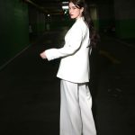 Özge Gürel Instagram - White on white 🤍⚡️ #reklam