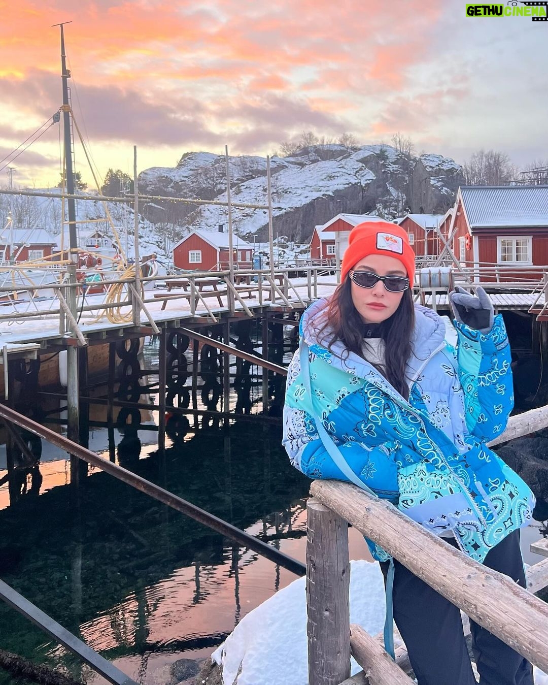 Özge Gürel Instagram - ☃️🤍 Nusfjord I Lofoten