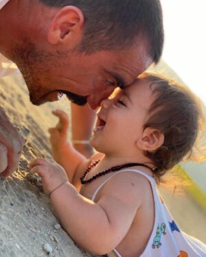 İbrahim Çelikkol Instagram - Gözlerini gözlerimden.🙏🏼