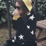 İrem Sak Instagram – Güneş yoksa gözlüğünü takarız 😎